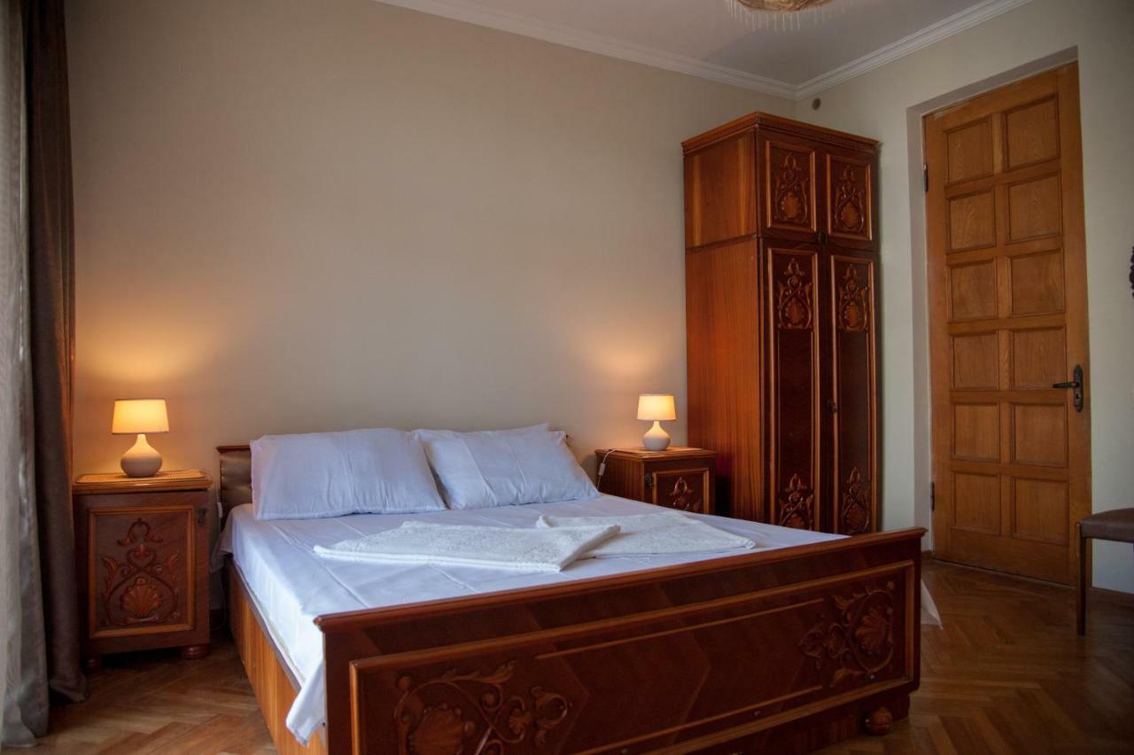 Cozy Guest House In Old Batumi Eksteriør bilde